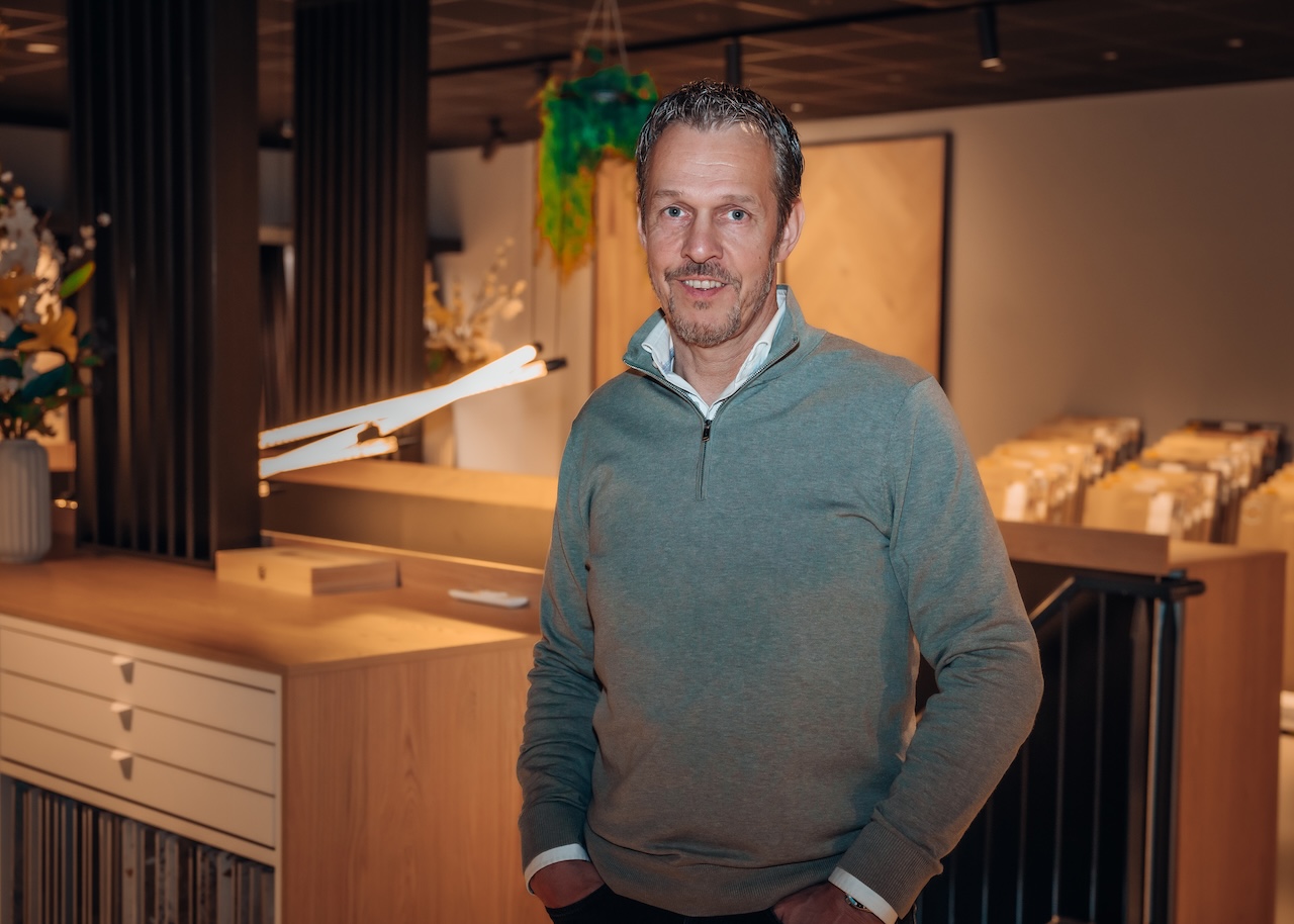Eimert den Hartog, bedrijfsleider bij Tegelpaleis