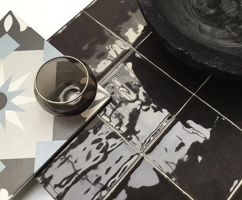 Revoir Paris Atelier Noir Glossy 10x10