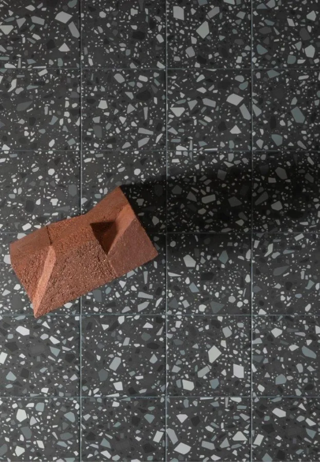 Quintessenza Confetti Nero Petrolio 18,6x18,6